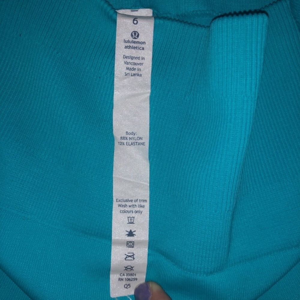 Lululemon Zone-In Crop - image 2